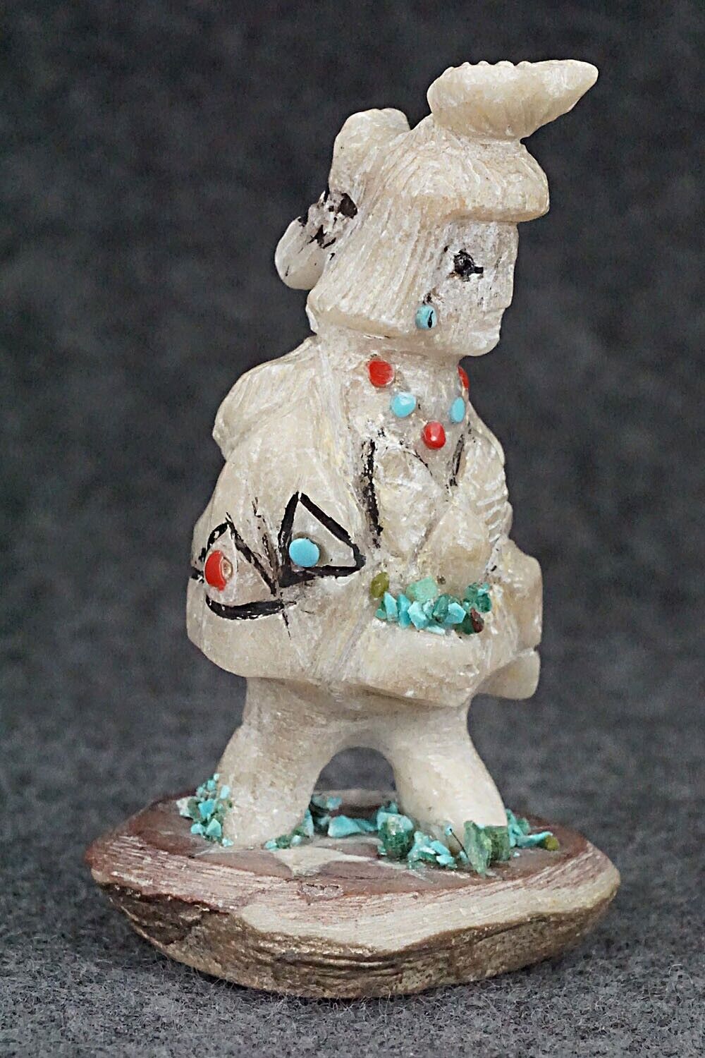 Corn Maiden Zuni Fetish Carving - Narren Bowannie