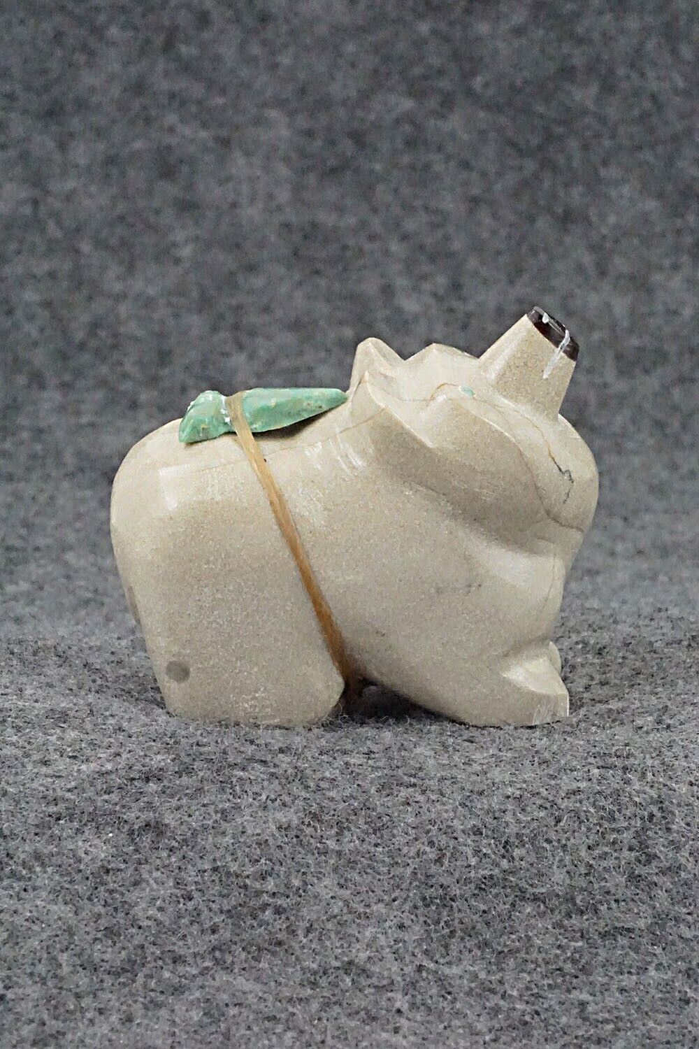 Bear Zuni Fetish Carving - Lyndric Leekya