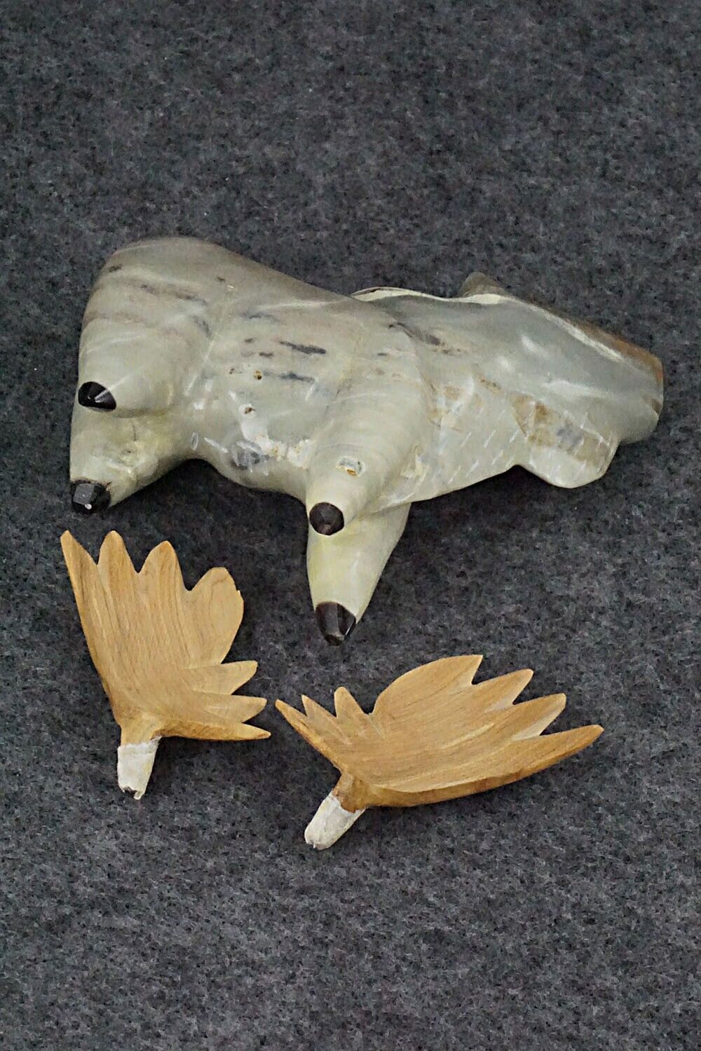 Moose Zuni Fetish Carving - Enrike Leekya