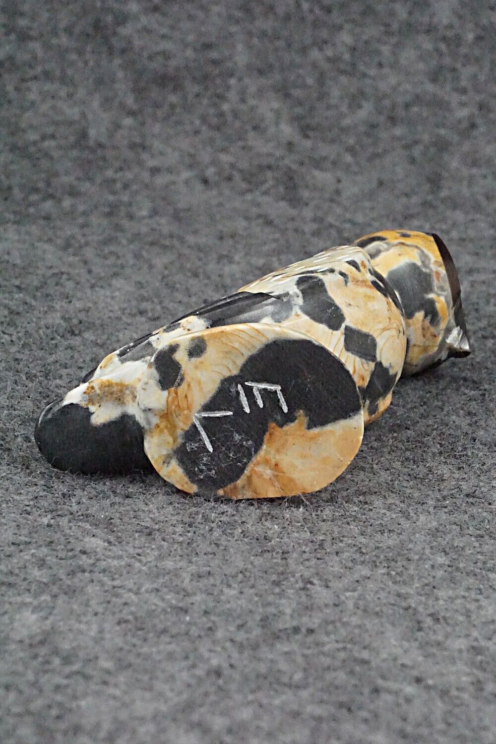 Owl Zuni Fetish Carving - Enrike Leekya