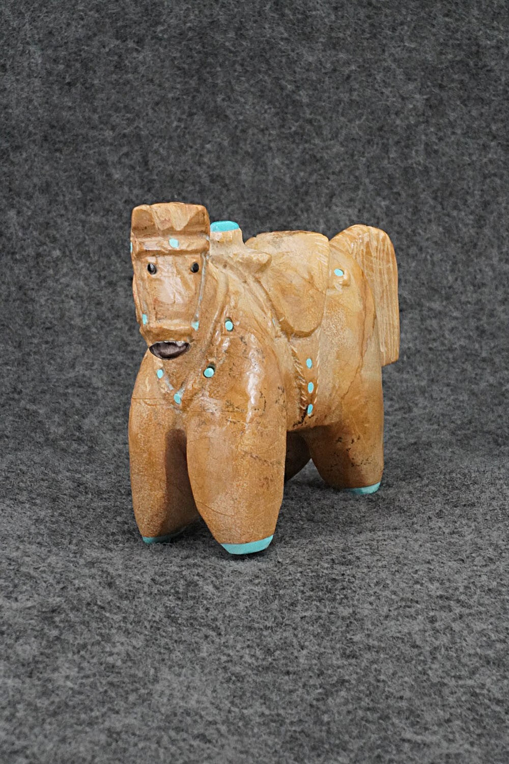 Horse Zuni Fetish Carving - Freddie Leekya