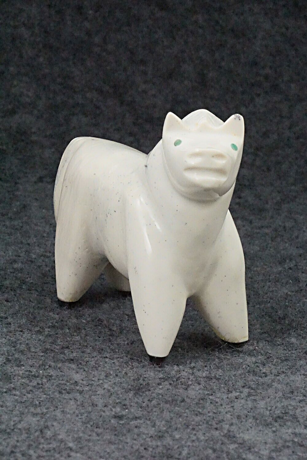 Horse Zuni Fetish Carving - Enrike Leekya