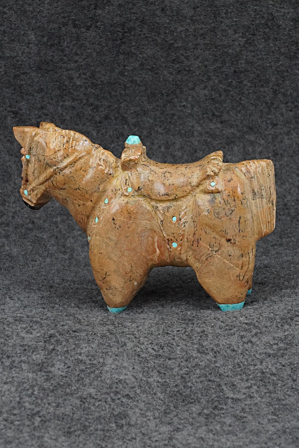 Horse Zuni Fetish Carving - Freddie Leekya