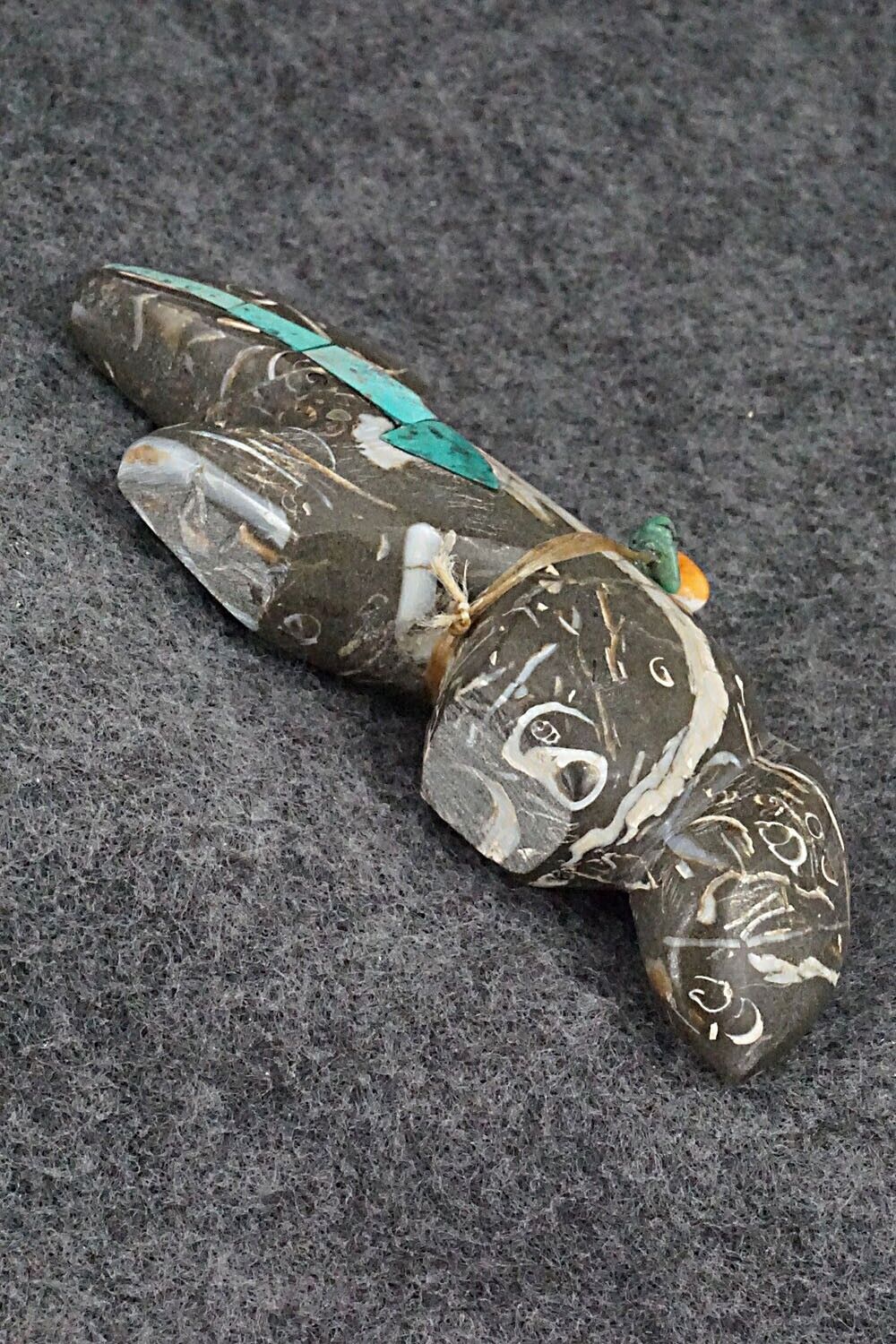 Wolf Zuni Fetish Carving - Donovan Laiwakete