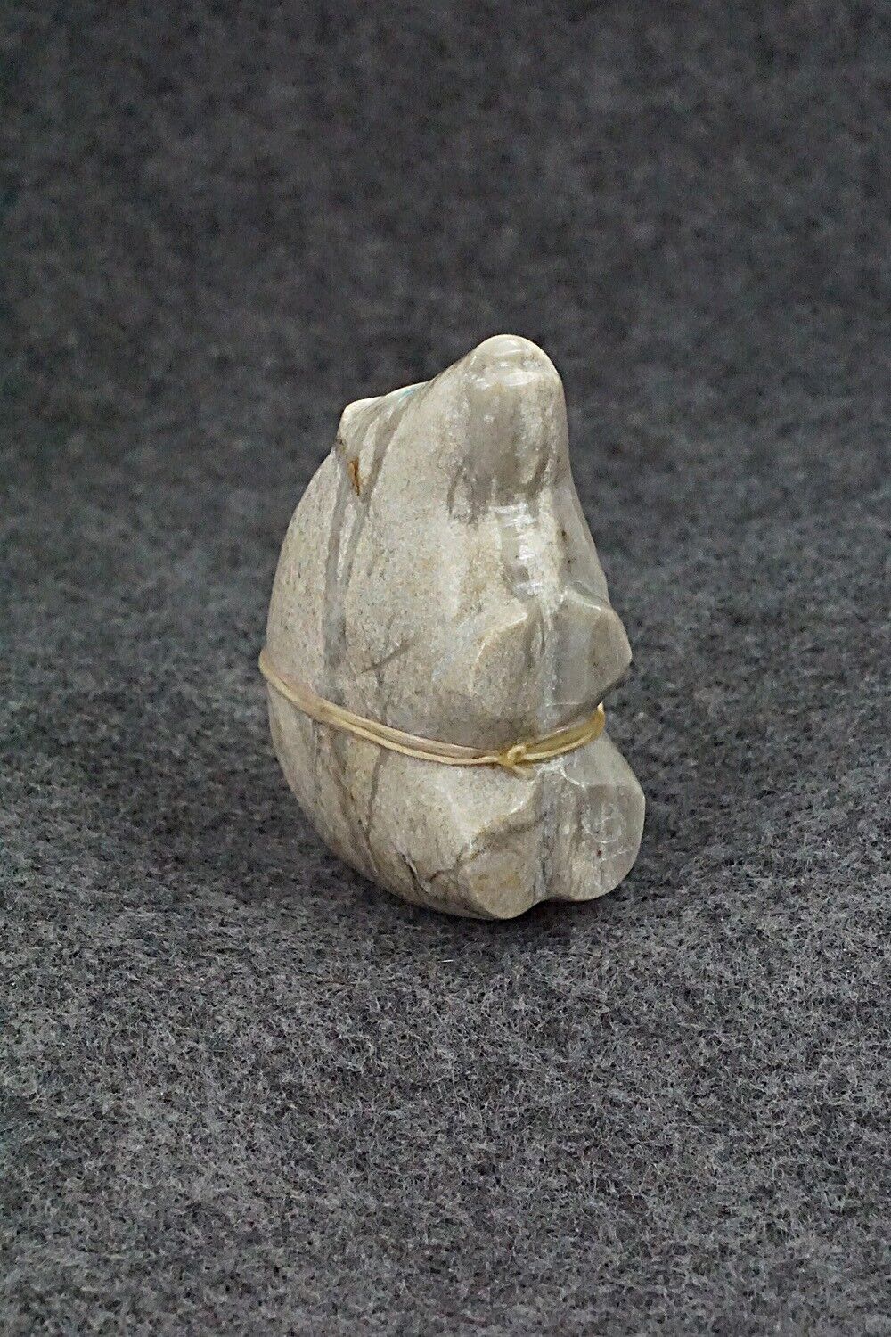 Bear Zuni Fetish Carving - Delvin Leekya