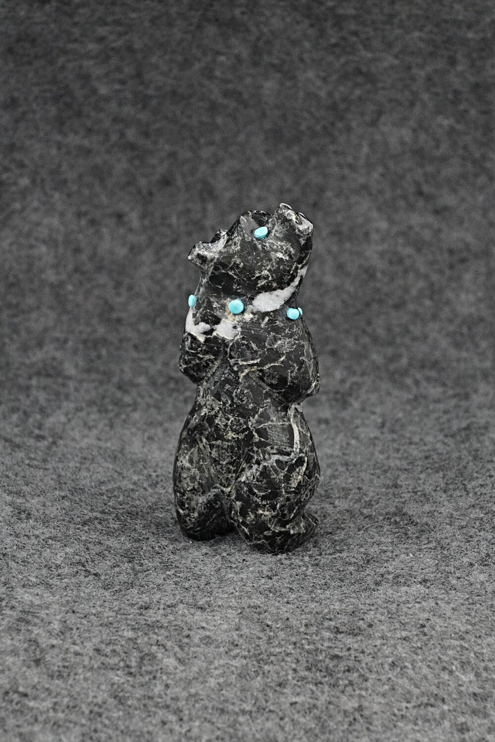 Bear Zuni Fetish Carving - Danette Laate