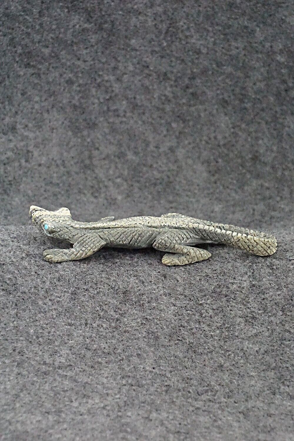 Lizard Zuni Fetish Carving - Lance Cheama