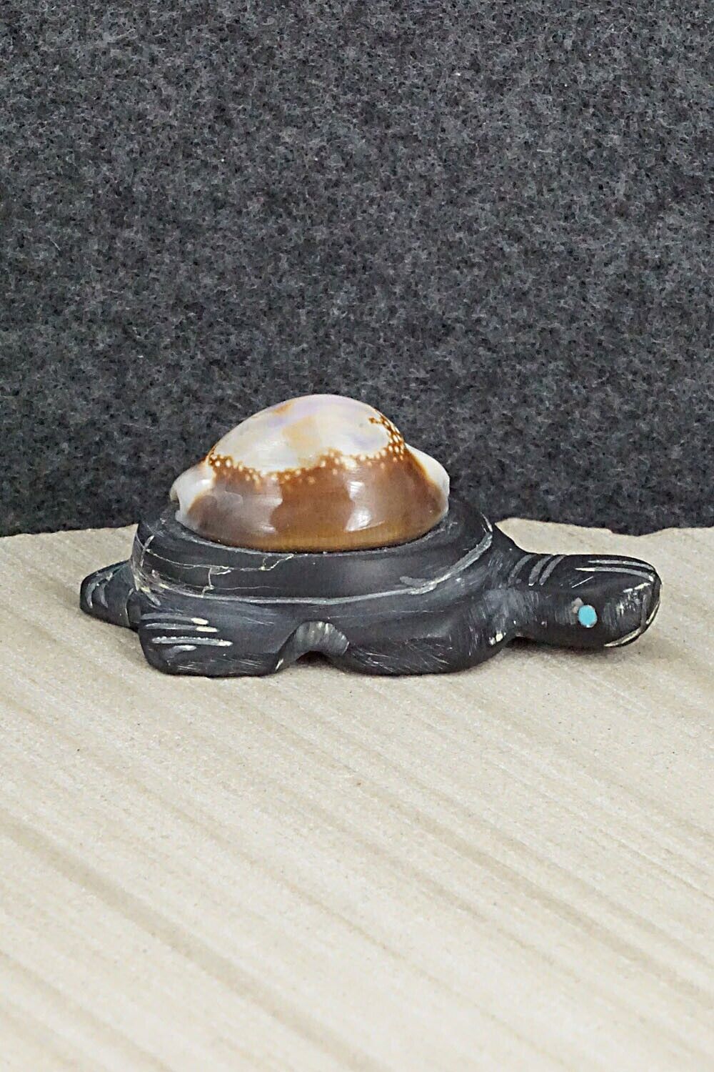 Turtle Zuni Fetish Carving - Louise Ponchuella