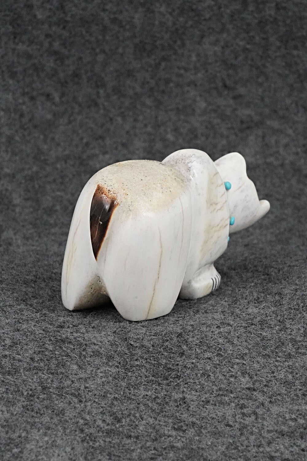 Bear Zuni Fetish Carving - Claudia Peina