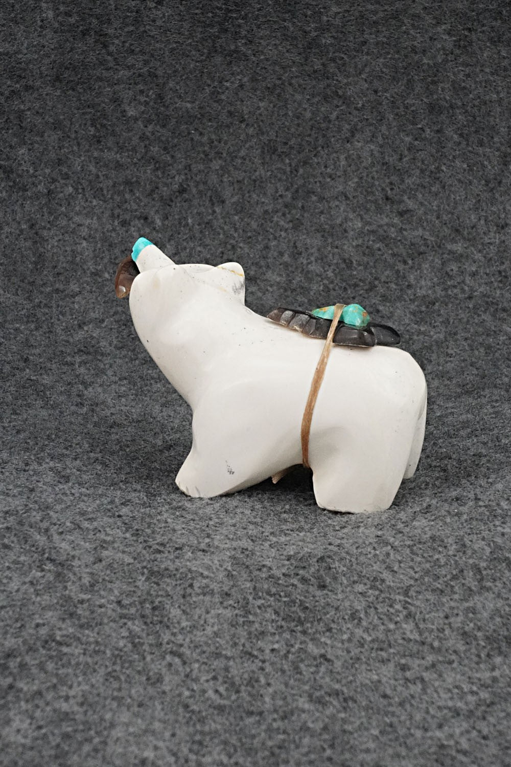 Bear with Fish Zuni Fetish Carving - Enrike Leekya