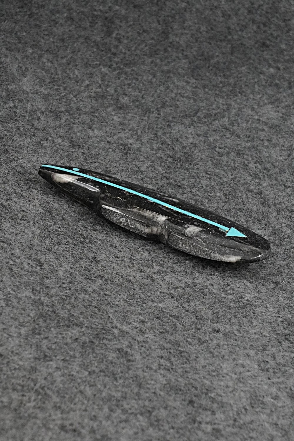 Bear Zuni Fetish Carving - Bernard Laiwakete