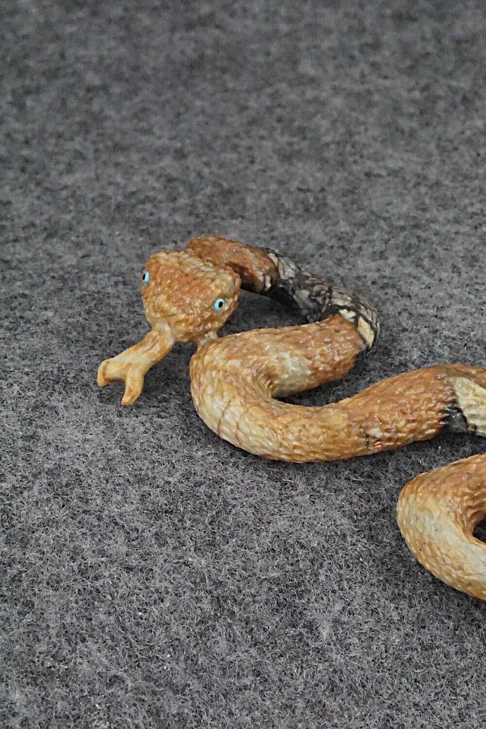 Rattlesnake Zuni Fetish Carving - Travis Lasiloo
