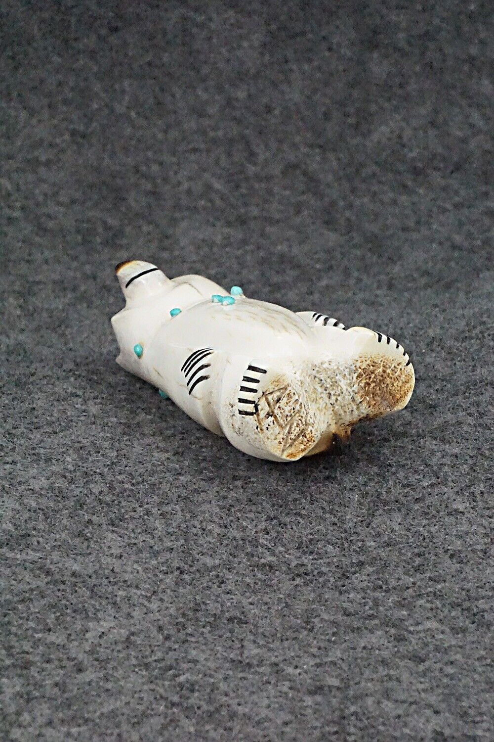 Bear Zuni Fetish Carving - Claudia Peina