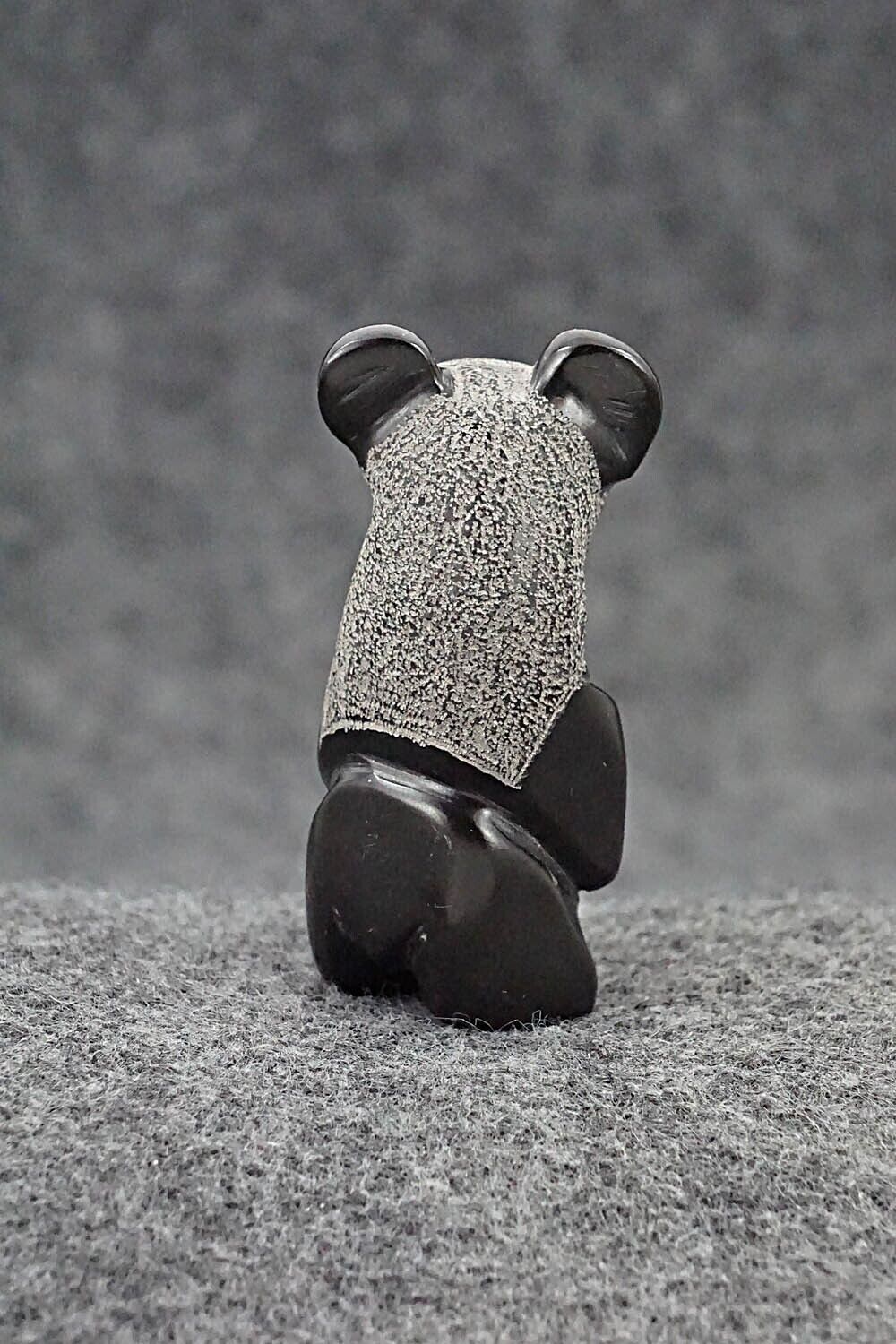 Bear Zuni Fetish Carving - Reynold Lunasee