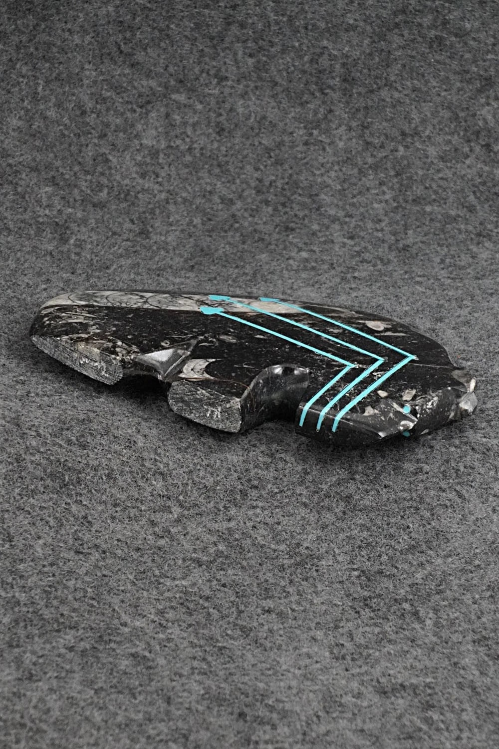 Bear Zuni Fetish Carving - Kenric Laiwakete