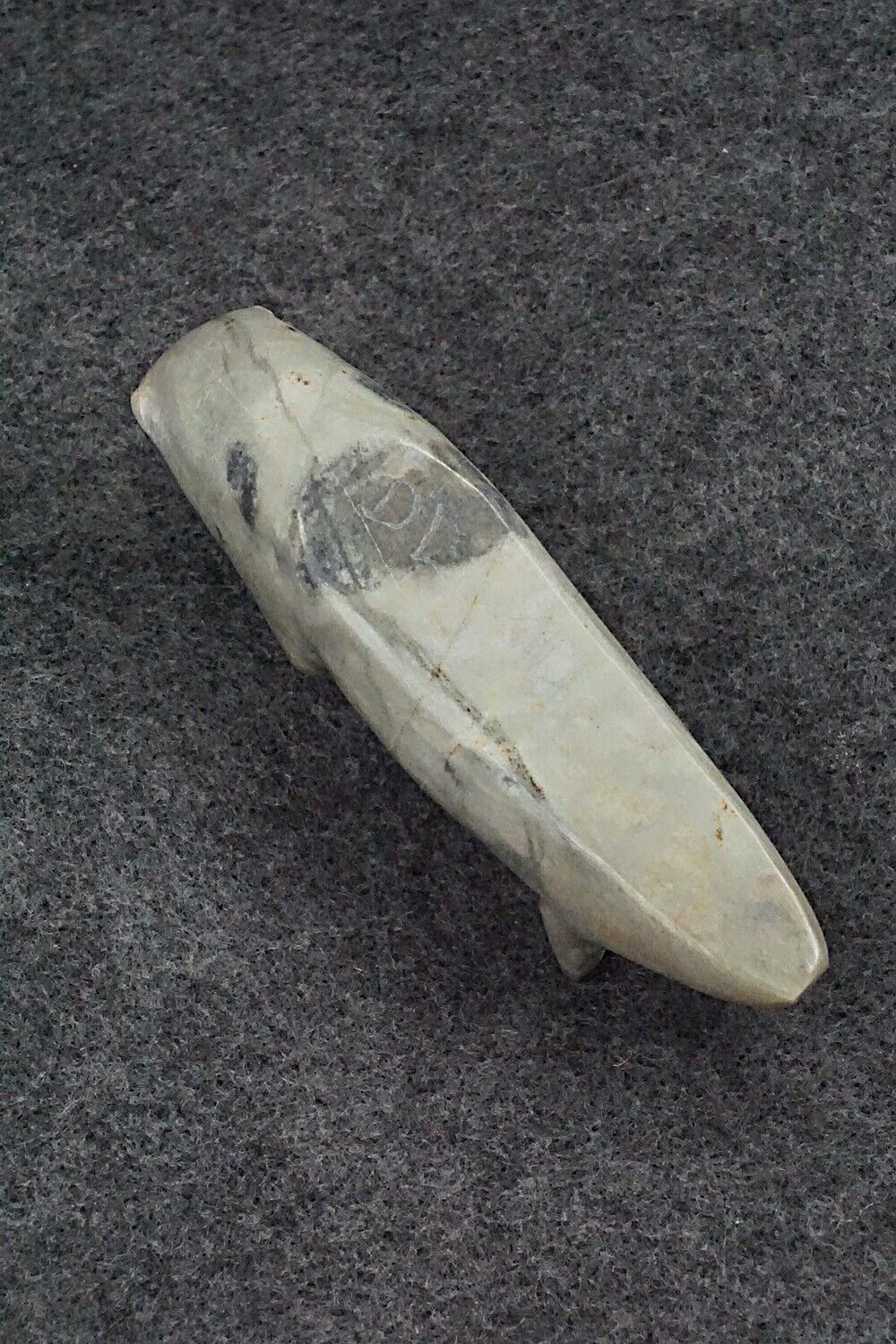 Otter with Fish Zuni Fetish Carving - Delvin Leekya