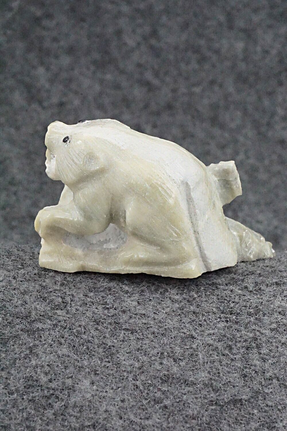 Beaver Zuni Fetish Carving - Derrick Kaamasee