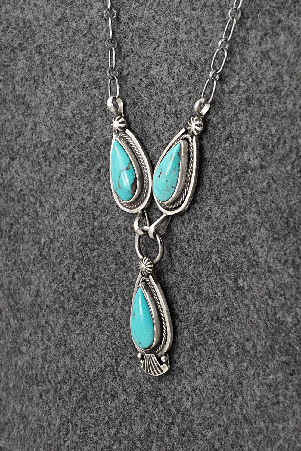 Turquoise & Sterling Silver Necklace - Verley Betone