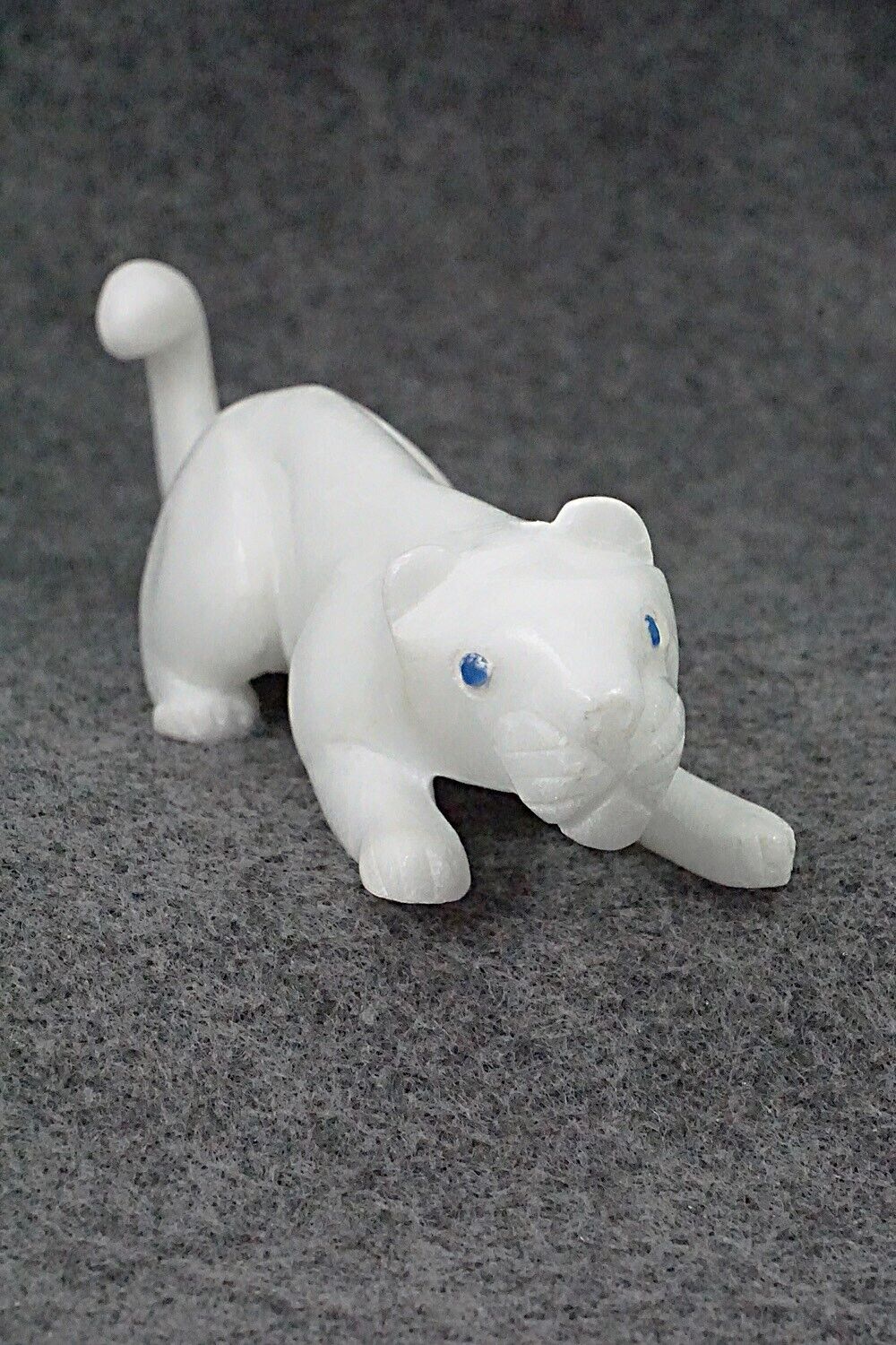 Mountain Lion Zuni Fetish Carving - Lance Cheama