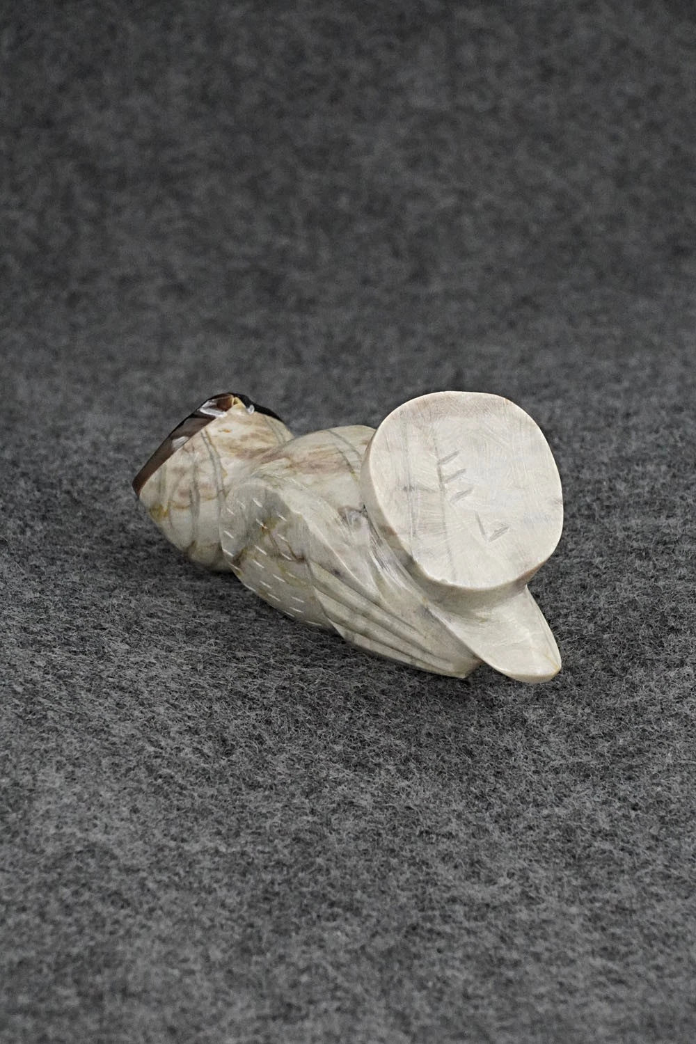 Owl Zuni Fetish Carving - Enrike Leekya