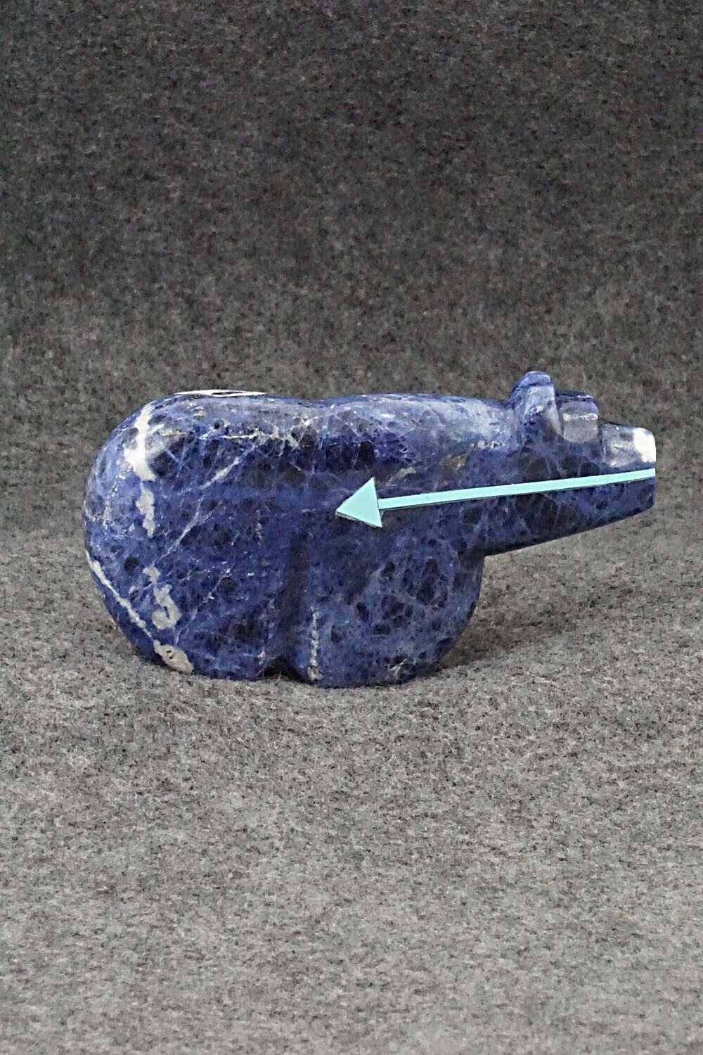 Bear Zuni Fetish Carving - Bernard Laiwakete