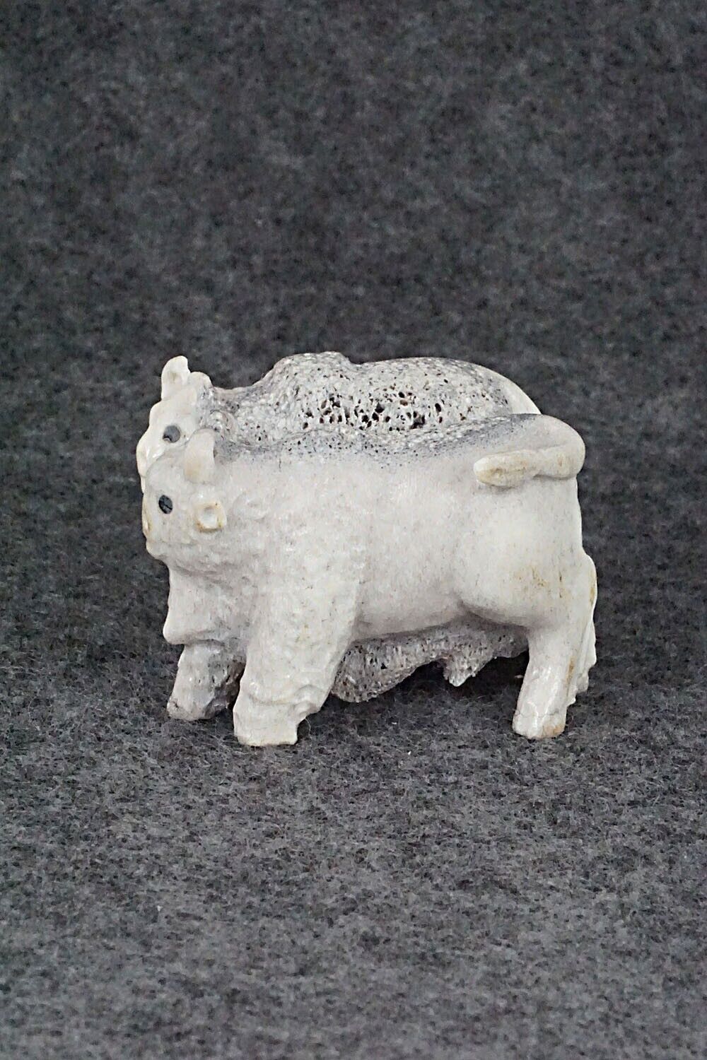 Buffalo Zuni Fetish Carving - Maxx Laate