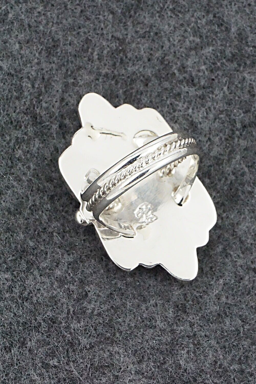 Spiny Oyster & Sterling Silver Ring - Roberta Begay - Size 8
