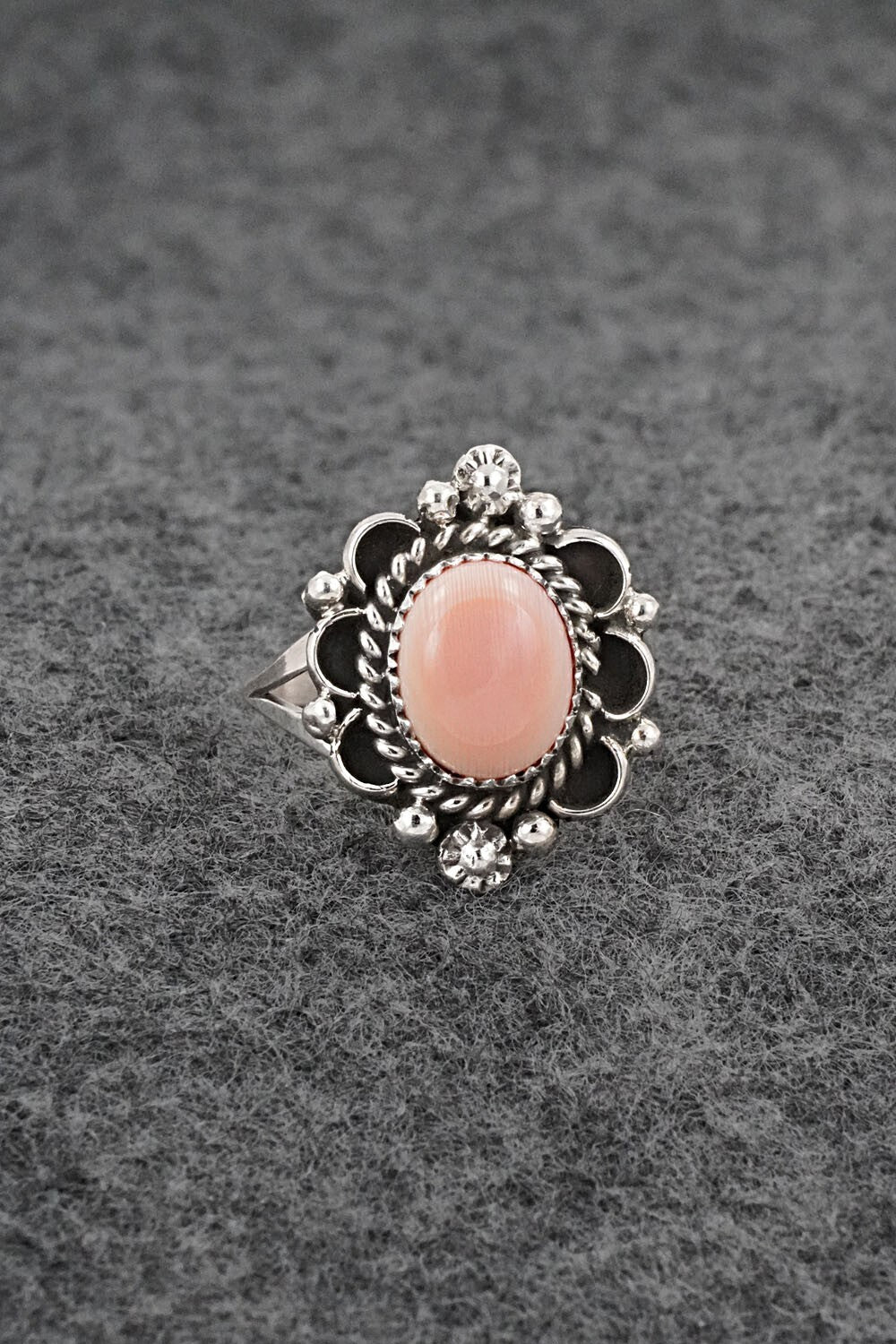 Conch Shell & Sterling Silver Ring - Frieda Martinez - Size 7.5