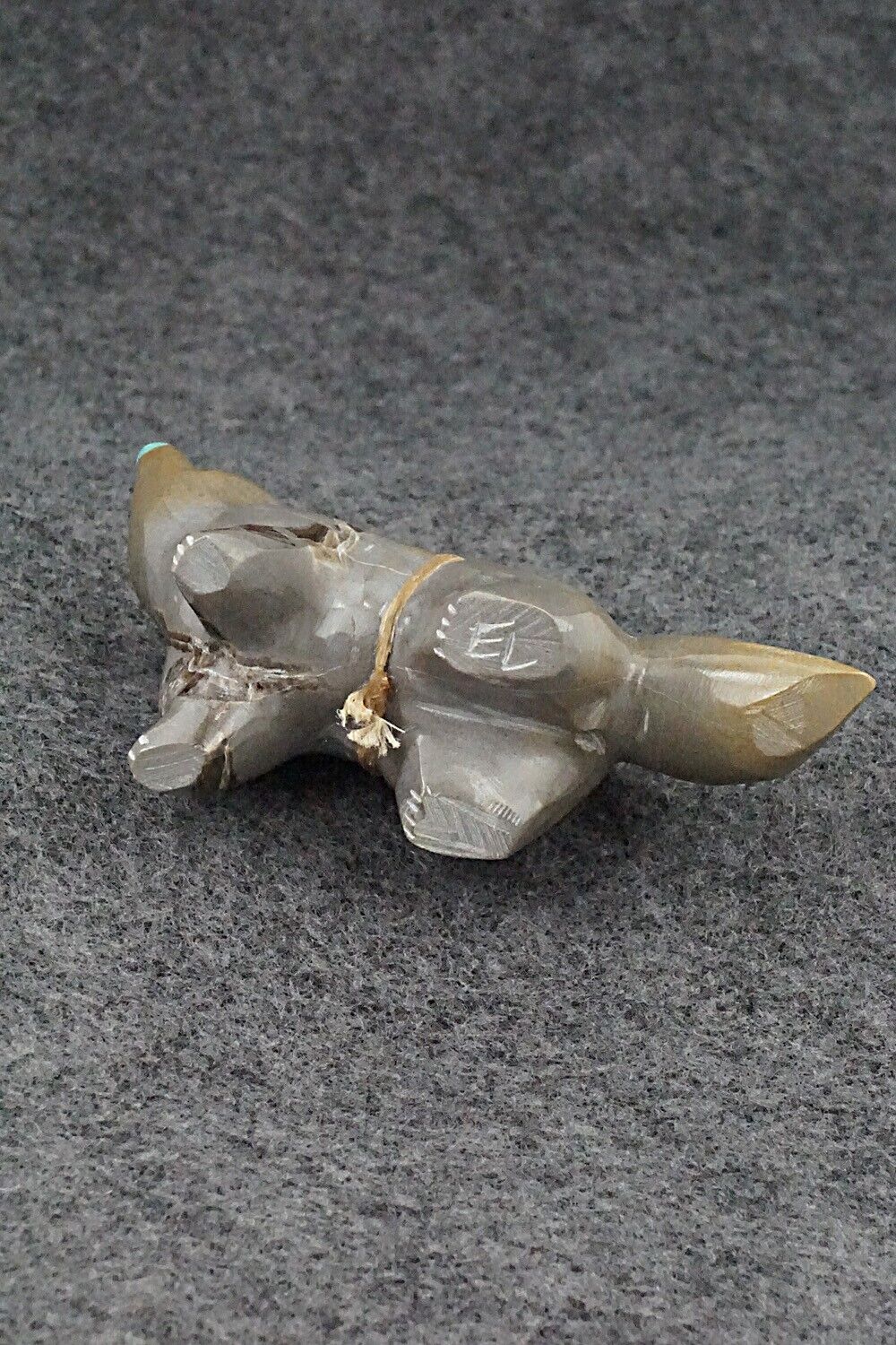 Wolf Zuni Fetish Carving - Enrike Leekya