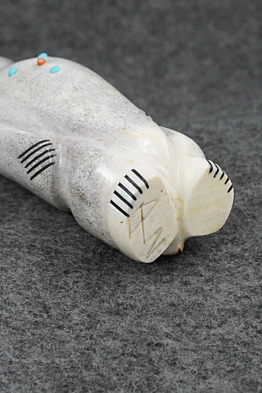 Bear Zuni Fetish Carving - Claudia Peina
