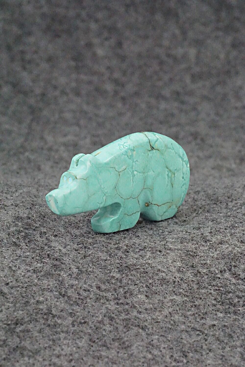 Bear Zuni Fetish Carving - Bernard Laiwakete