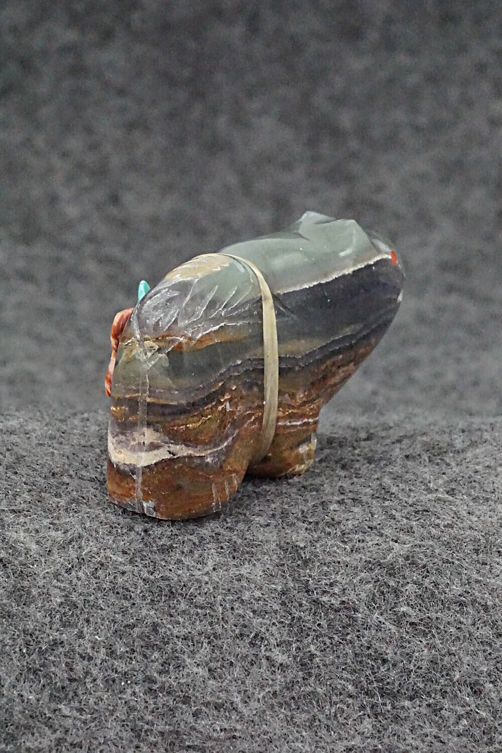 Bear Zuni Fetish Carving - Daphne Quam