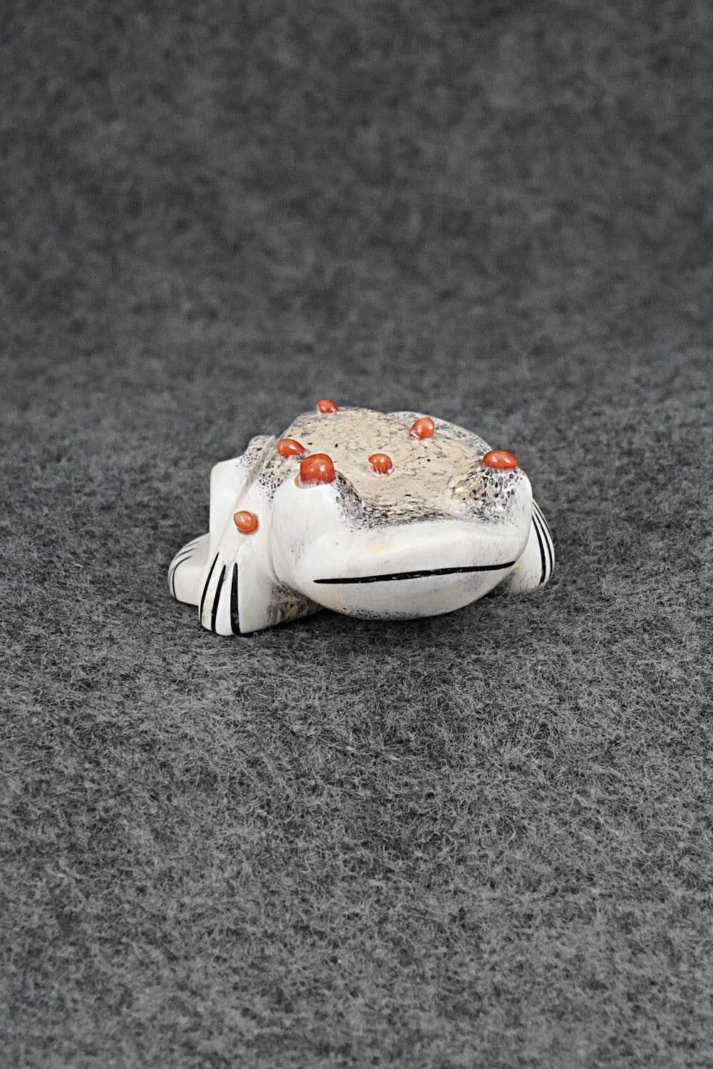 Frog Zuni Fetish Carving - Claudia Peina