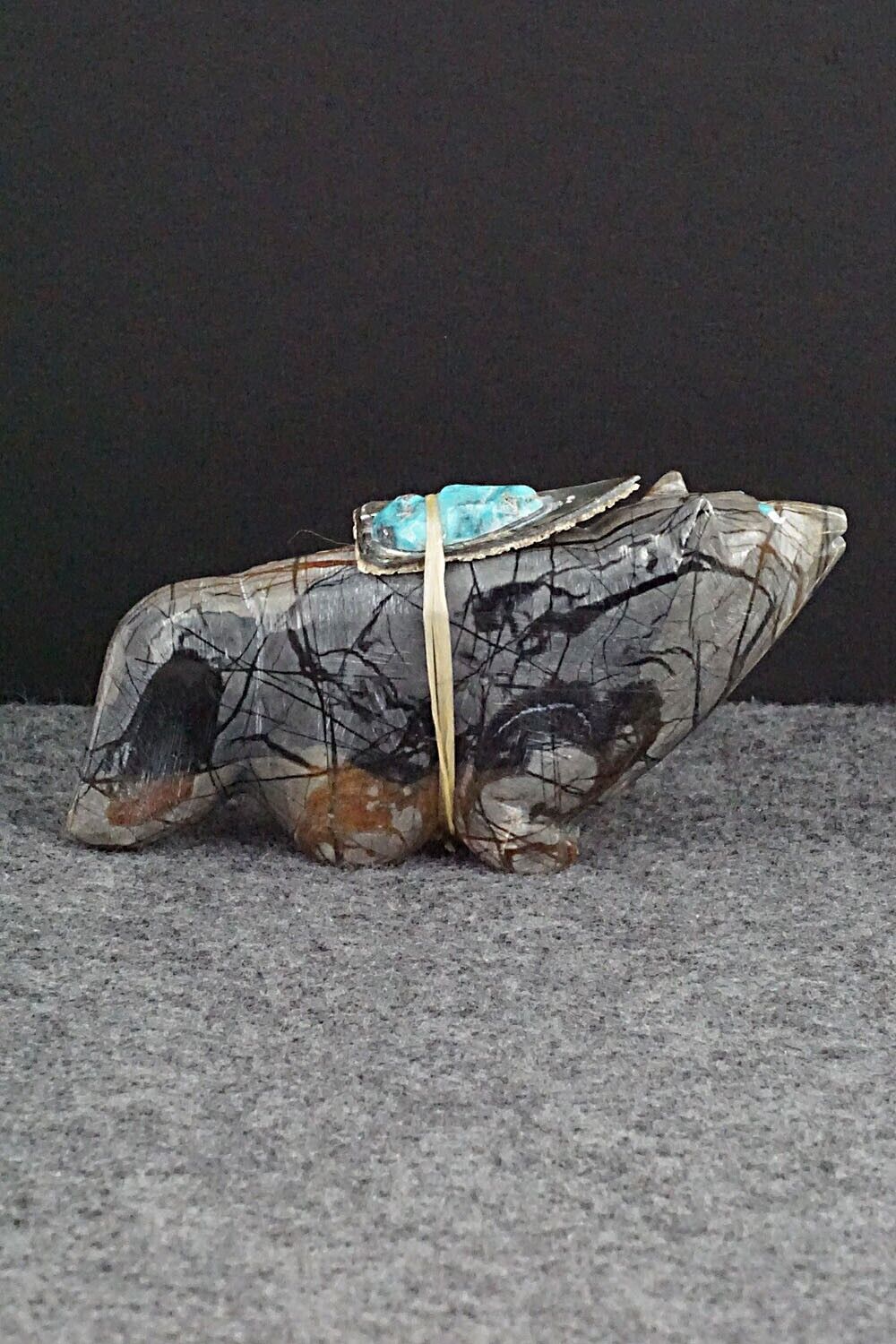 Wolf Zuni Fetish Carving - Delvin Leekya