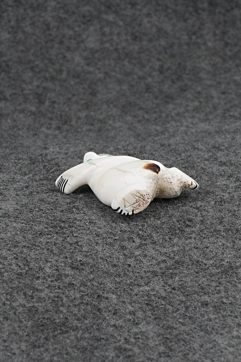 Bear Zuni Fetish Carving - Claudia Peina