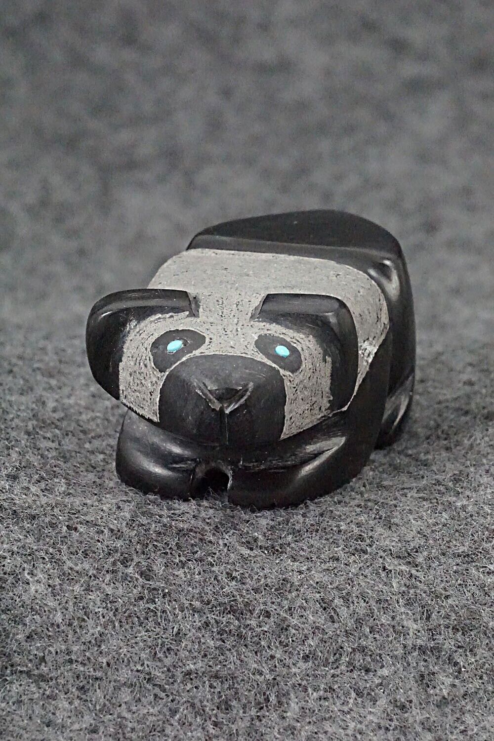 Bear Zuni Fetish Carving - Reynold Lunasee