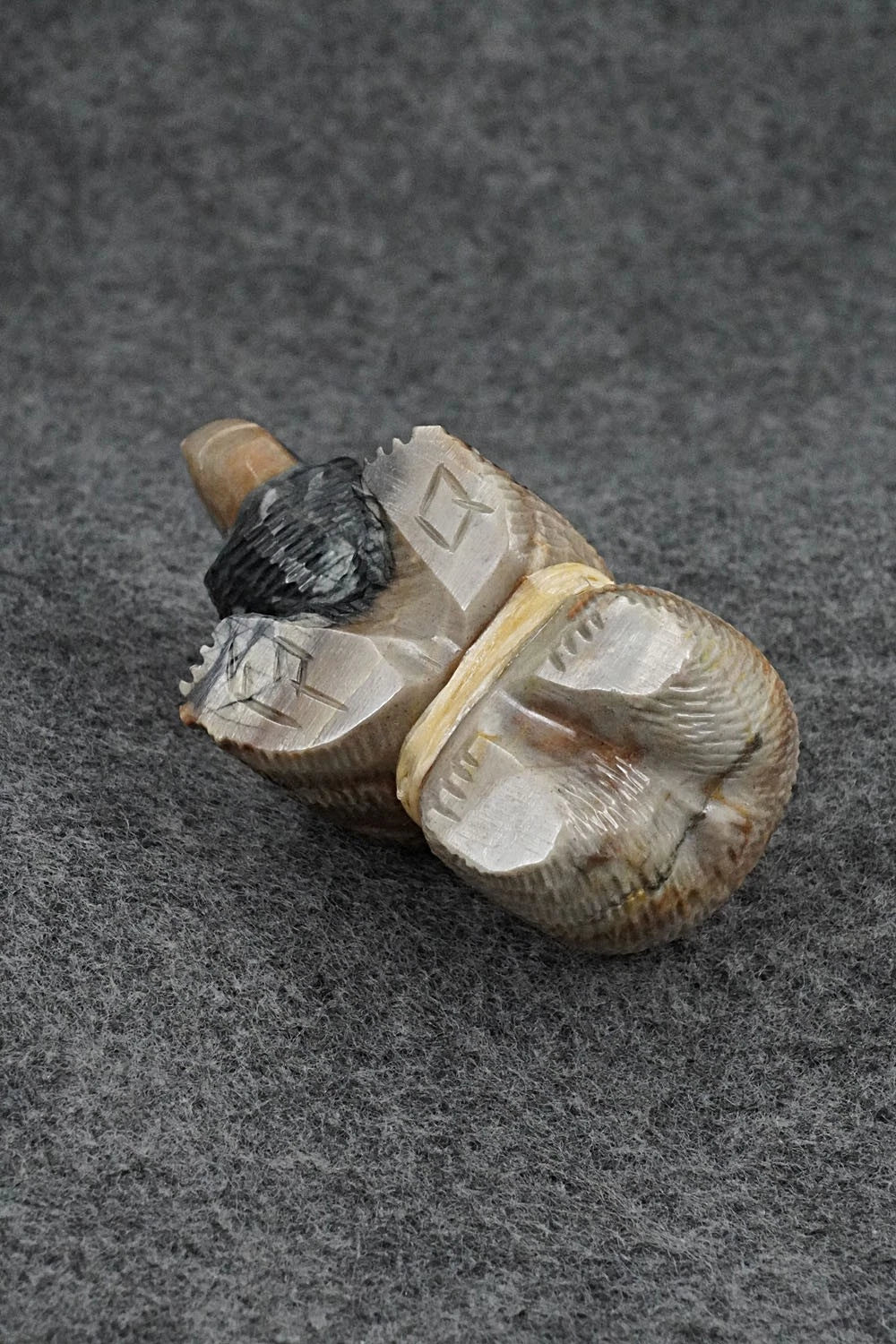 Bear Zuni Fetish Carving - Farlan & Paulette Quam