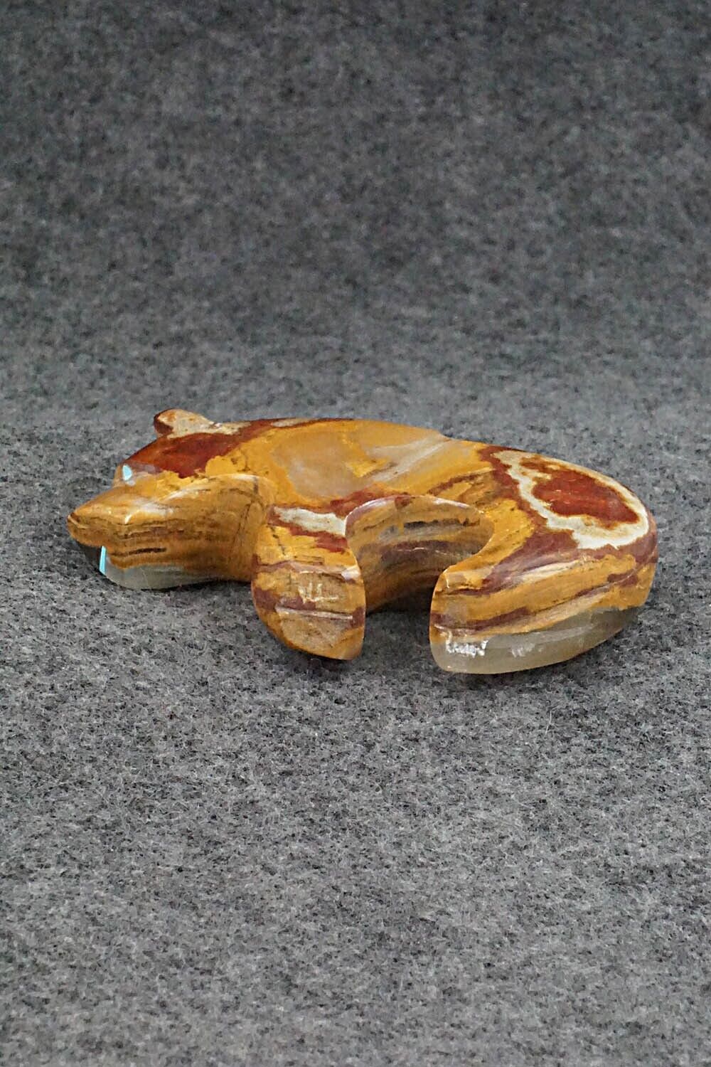 Bear Zuni Fetish Carving - Kenric Laiwakete