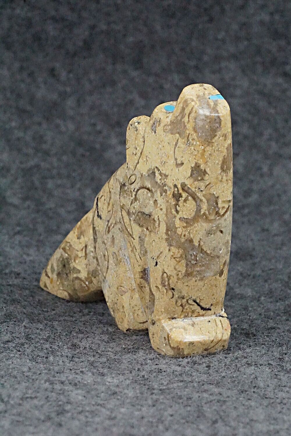 Wolf Zuni Fetish Carving - Bernard Laiwakete