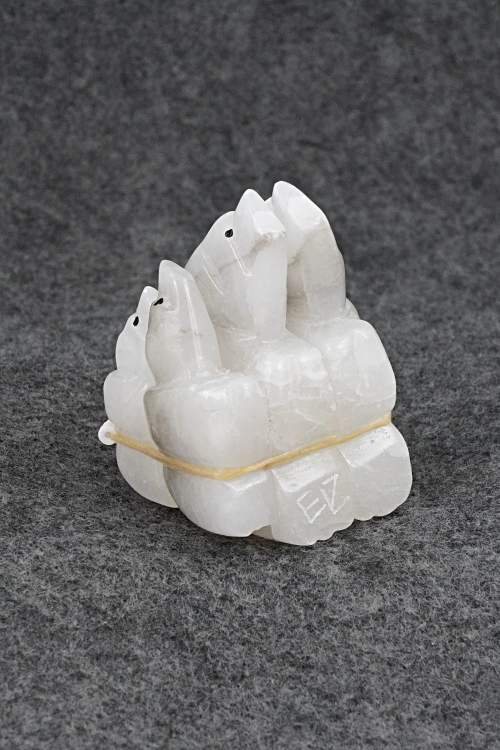 Bear Zuni Fetish Carving - Ed Lementino