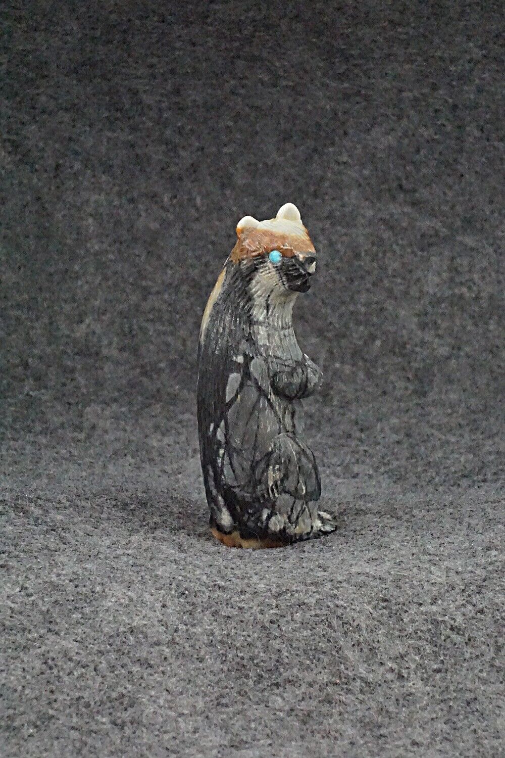 Bear Zuni Fetish Carving - Lance Cheama