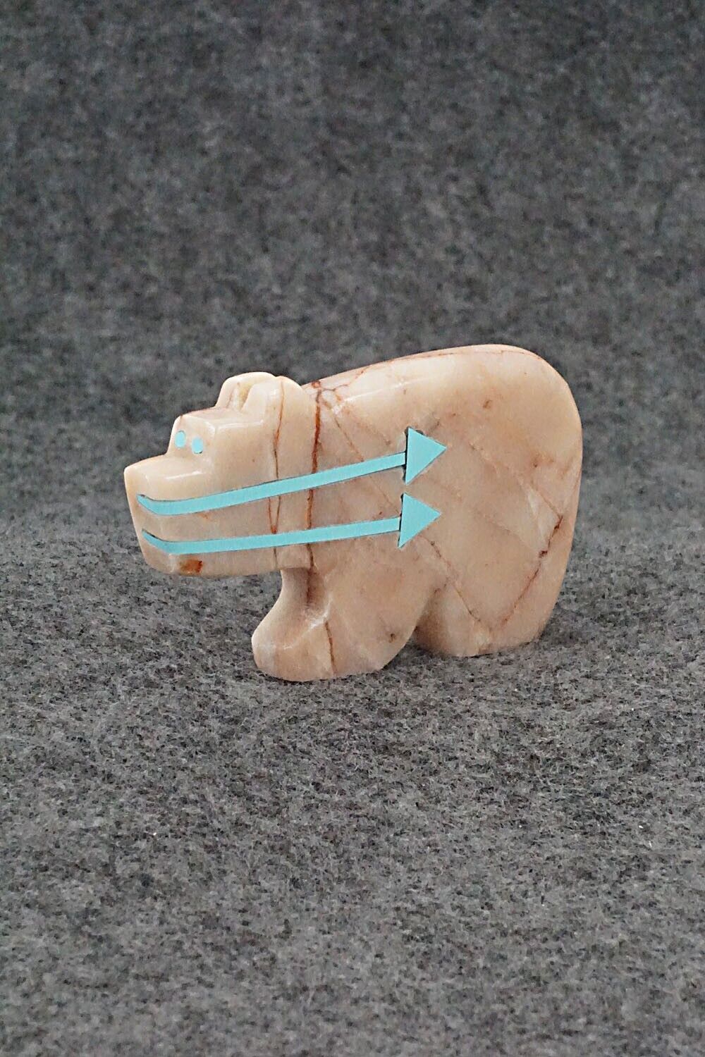 Bear Zuni Fetish Carving - Bernard Laiwakete