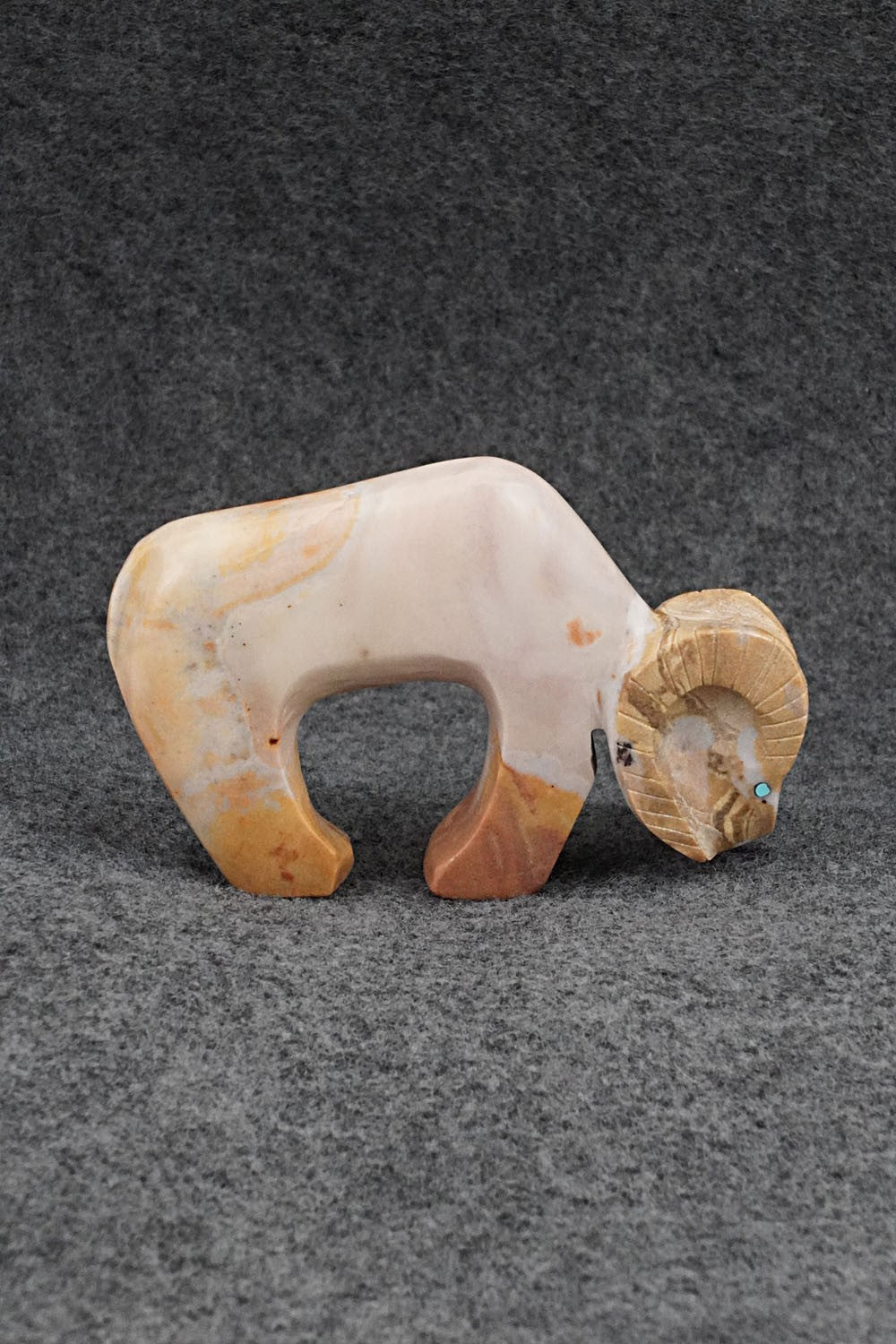 Ram Zuni Fetish Carving - Donovan Laiwakete