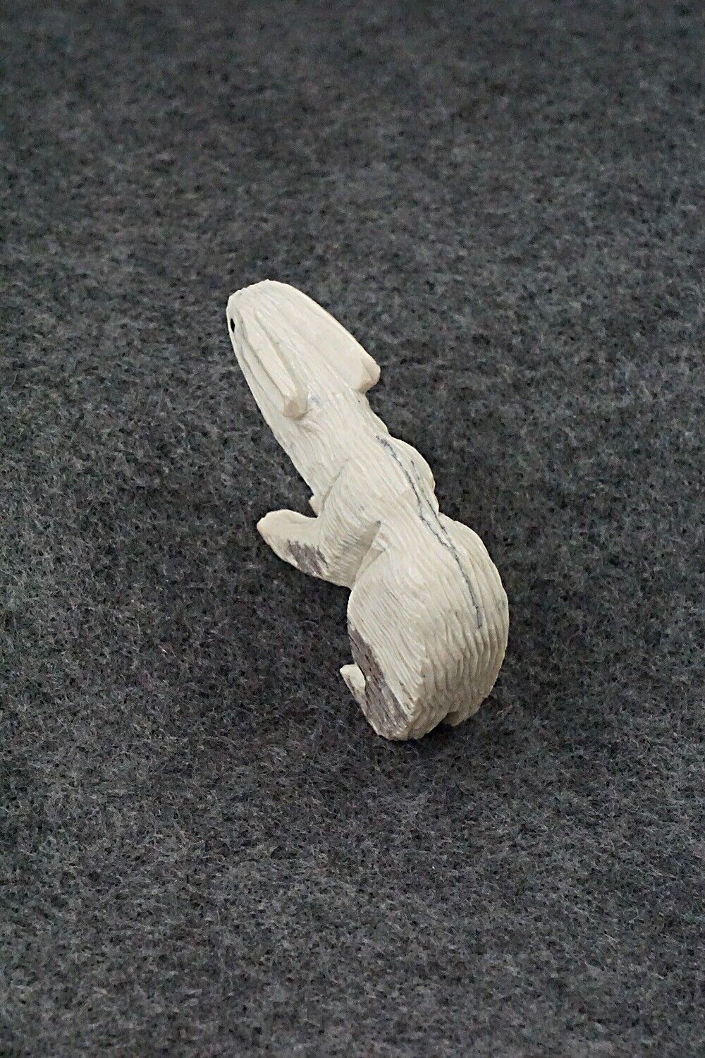 Rabbit Zuni Fetish Carving - Jesus Espino
