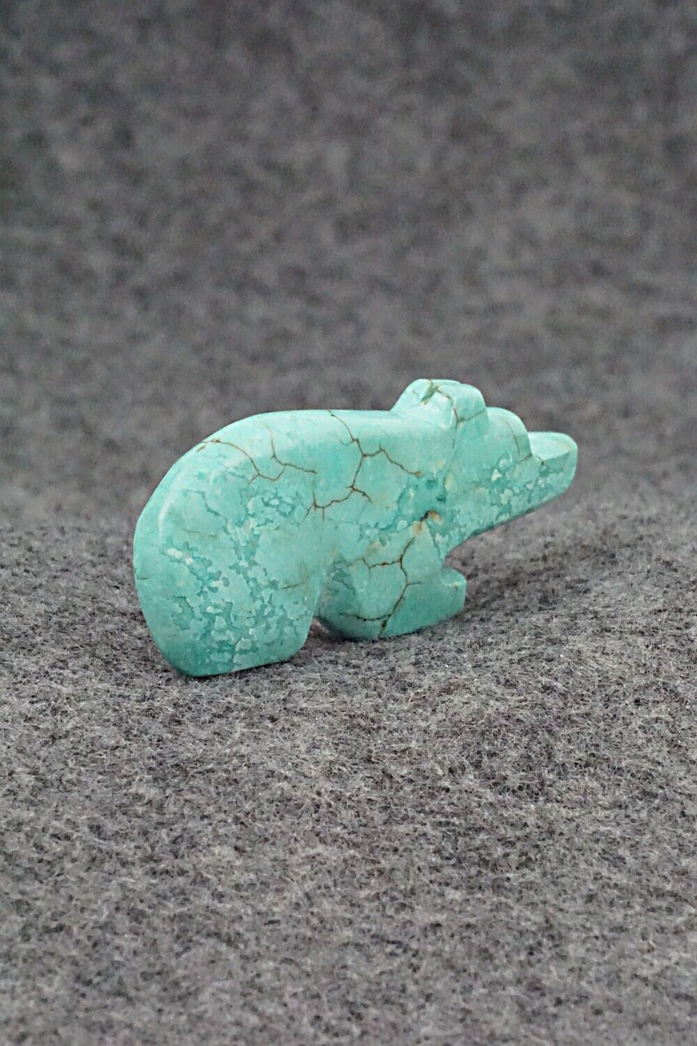 Bear Zuni Fetish Carving - Bernard Laiwakete