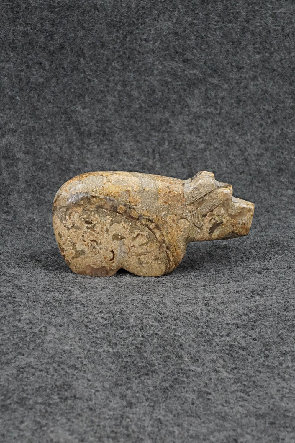 Bear Zuni Fetish Carving - Bernard Laiwakete