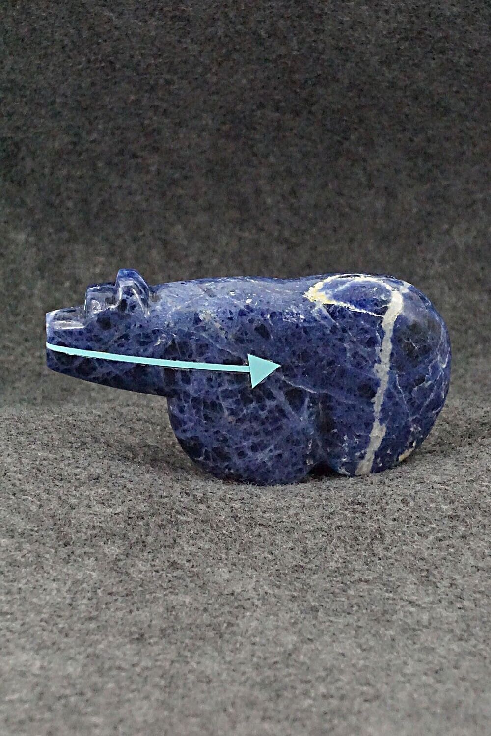 Bear Zuni Fetish Carving - Bernard Laiwakete