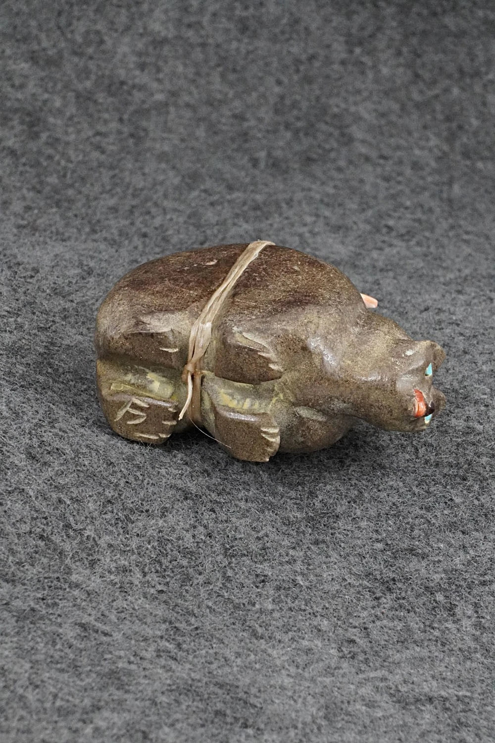 Bear Zuni Fetish Carving - Freddie Leekya