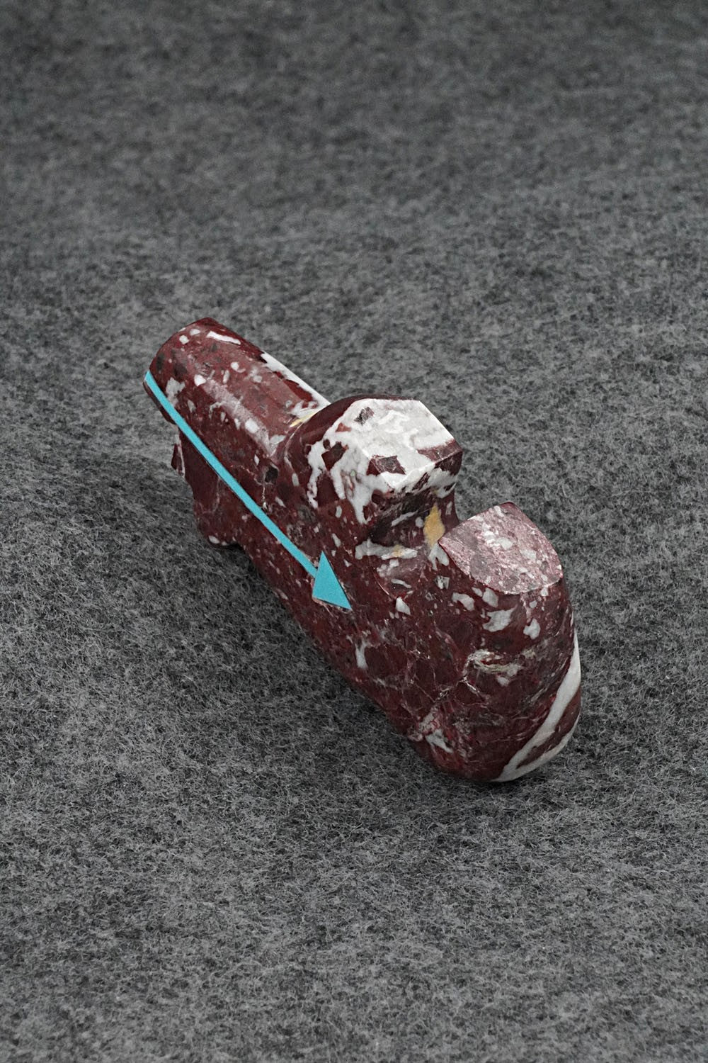 Bear Zuni Fetish Carving - Bernard Laiwakete