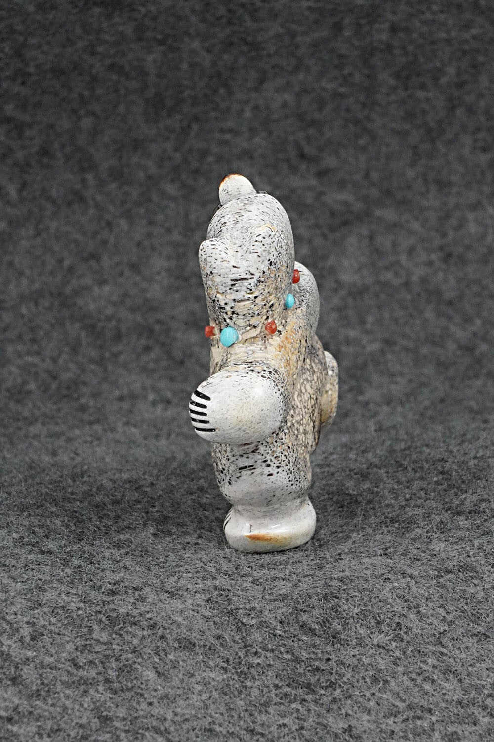 Bear Zuni Fetish Carving - Claudia Peina